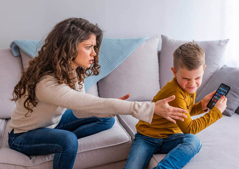 Làm sao để con chơi game mà không ảnh hưởng đến học tập